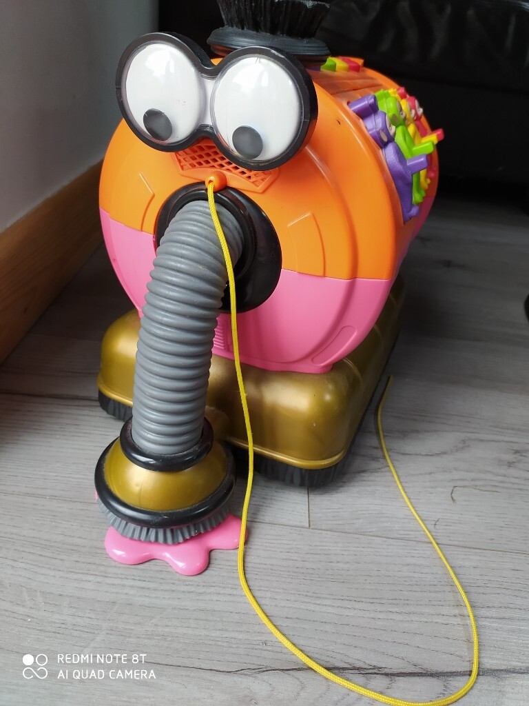 pull and play giant noo noo